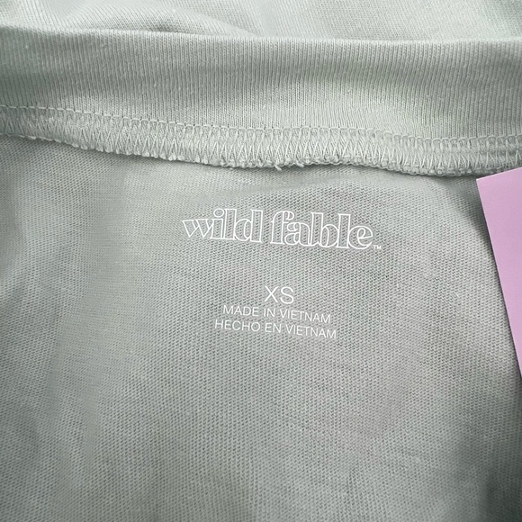NWT Wild Fable Blue Long Sleeve Cropped Boxy T-Shirt Size X- Small Women's - Picture 2 of 8